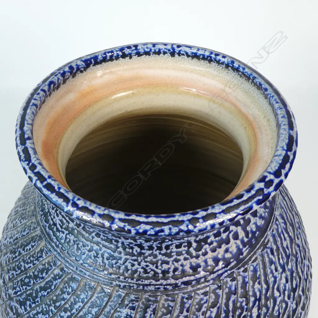 Mirek Smisek (1925–2013) substantial salt glazed lidded storage jar, Image 1++