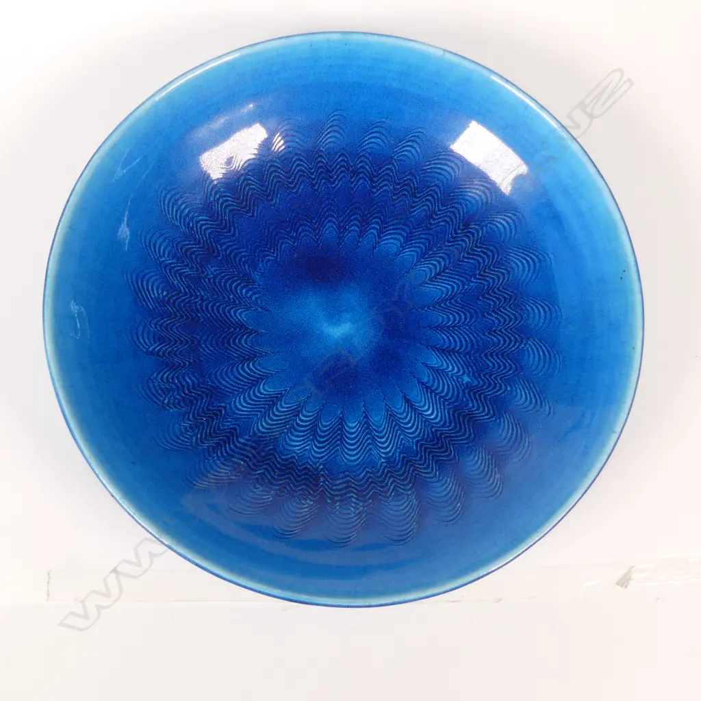Len Castle (1924-2011) vibrant alkaline blue bowl with internal scalloped design, Image 1++