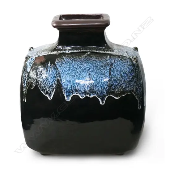 Len Castle (1924-2011) impressive and large blossom floor vase,