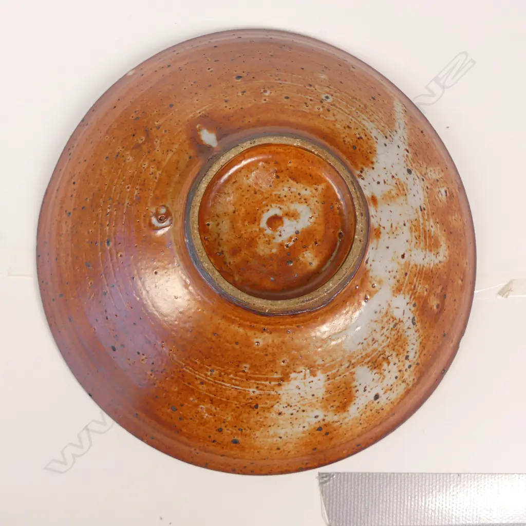 Len Castle finely thrown Shino glazed bowl, Image 1++