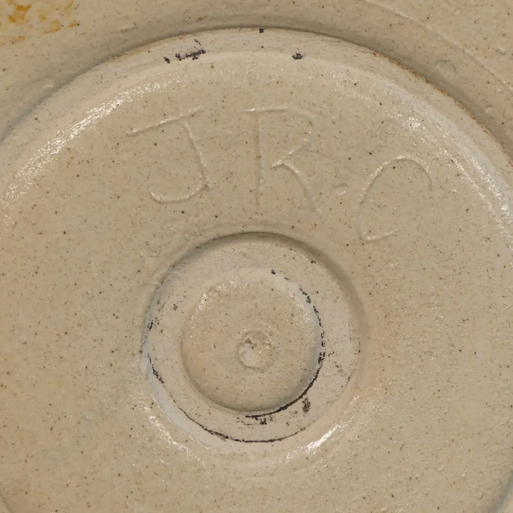 Roy Cowan large stoneware charger with central fish design, Image 1++