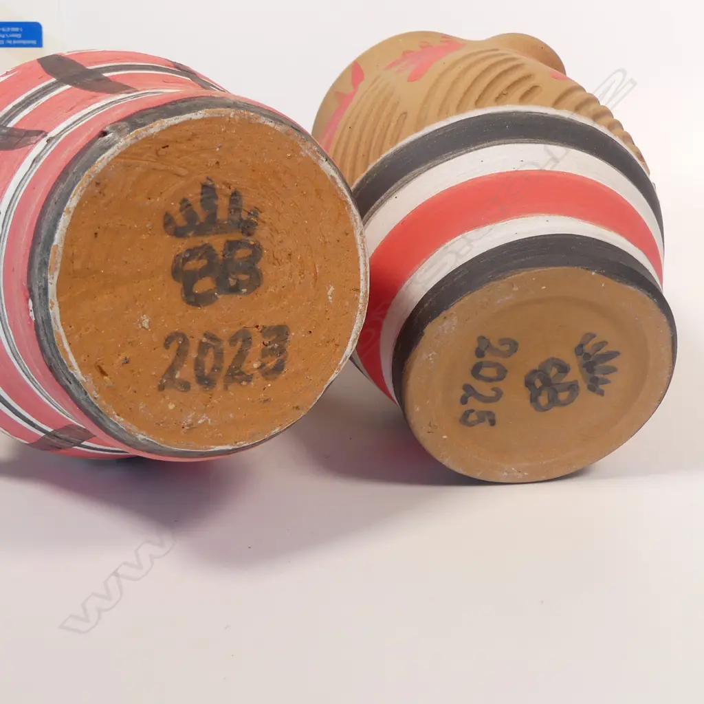 Two Anneke Borren terracotta jugs, Image 1++