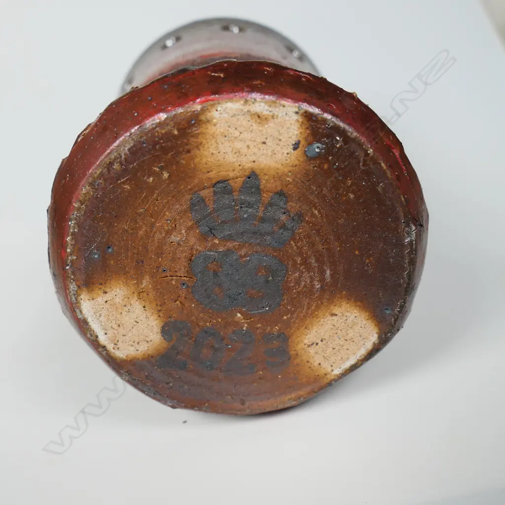 Anneke Borren small wood-fired vase, Image 1++