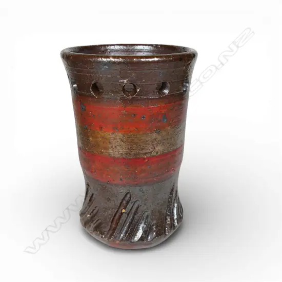 Anneke Borren small wood-fired vase,
