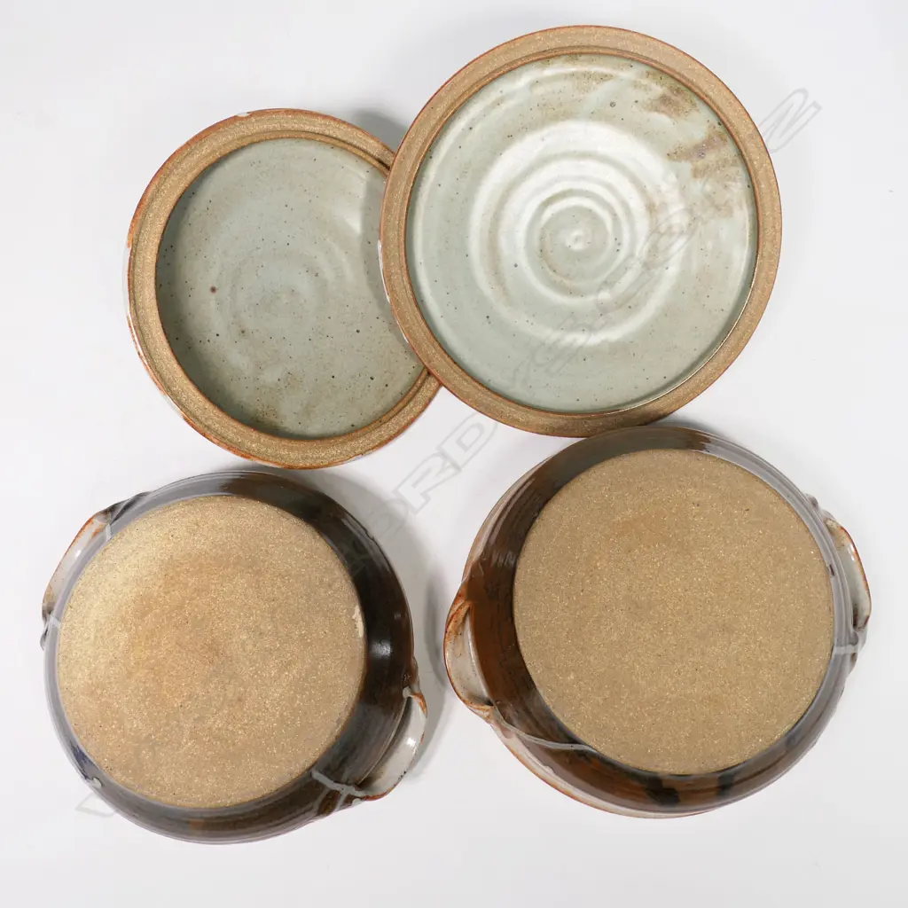 Peter Stichbury two Shino glazed lidded tureens, Image 1++