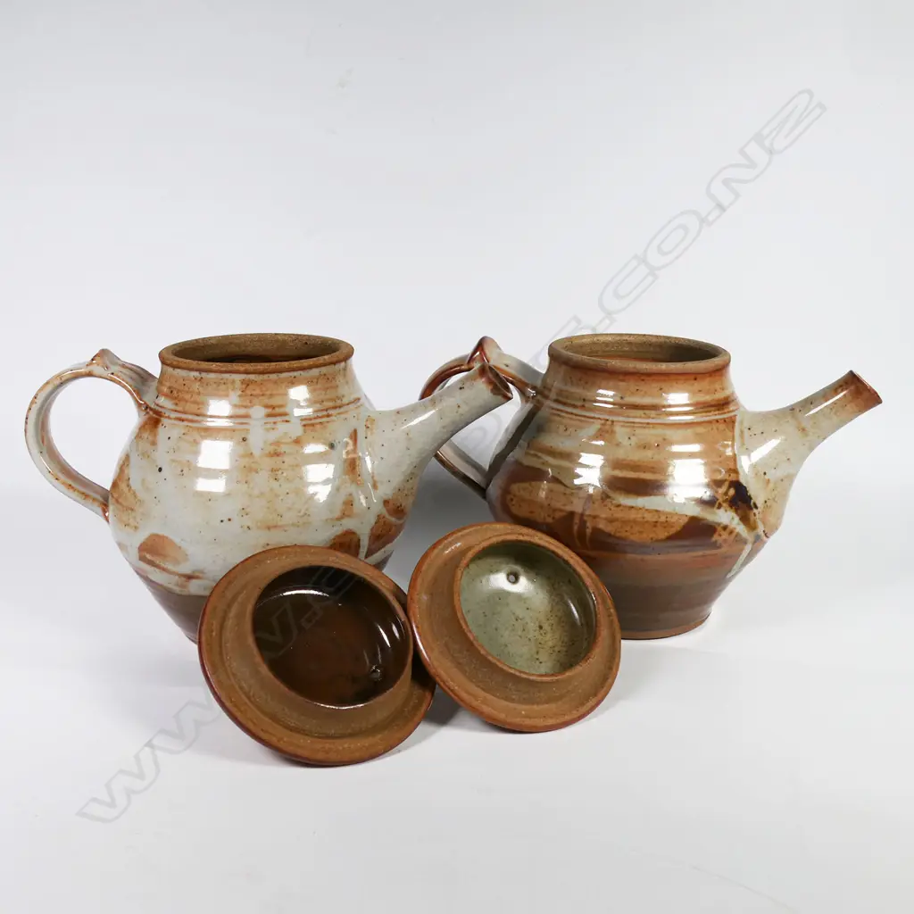 Peter Stichbury two Shino and tenmoku glazed teapots, Image 1++