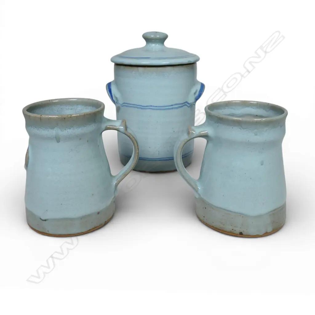 Three Peter Stichbury pottery pieces, Image 1++