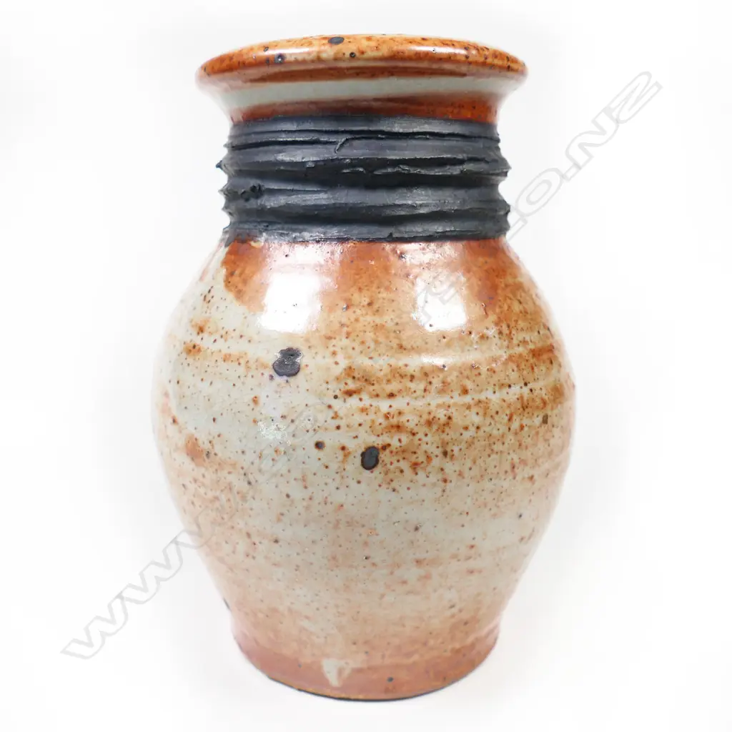 Peter Stichbury baluster vase with shino glaze, Image 1++