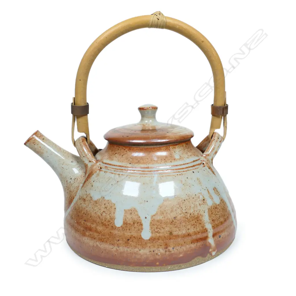 Peter Stichbury shino glazed teapot, Image 1++