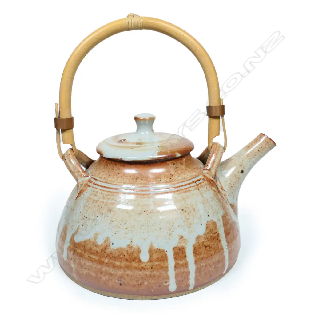 Peter Stichbury shino glazed teapot, Image 1++