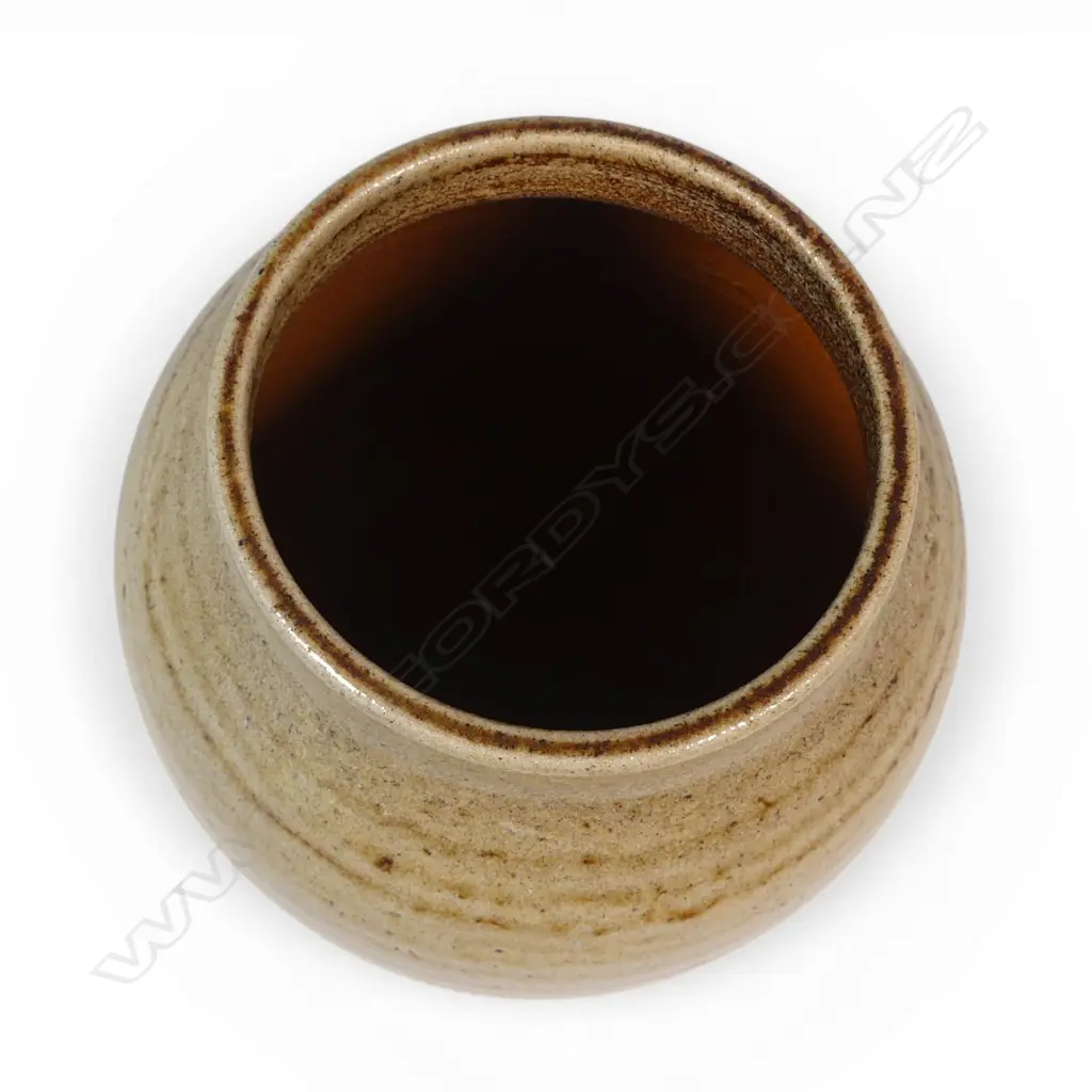 Peter Stichbury uncommon early salt glazed vase fired at Crum brickworks, Image 1++