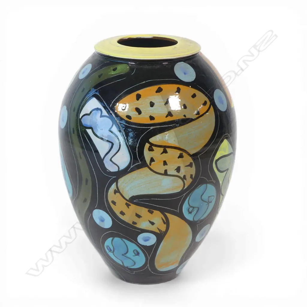 Warren Tippet ovoid vase, Image 1++