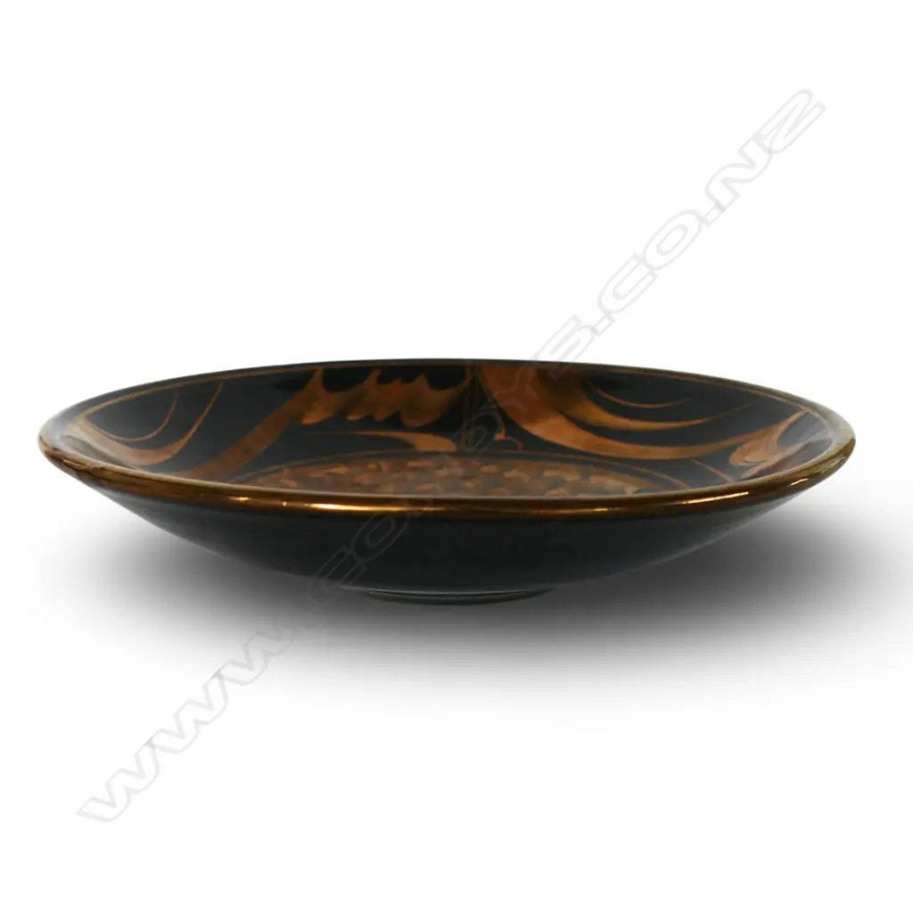 Peter Collis bowl, Image 1++