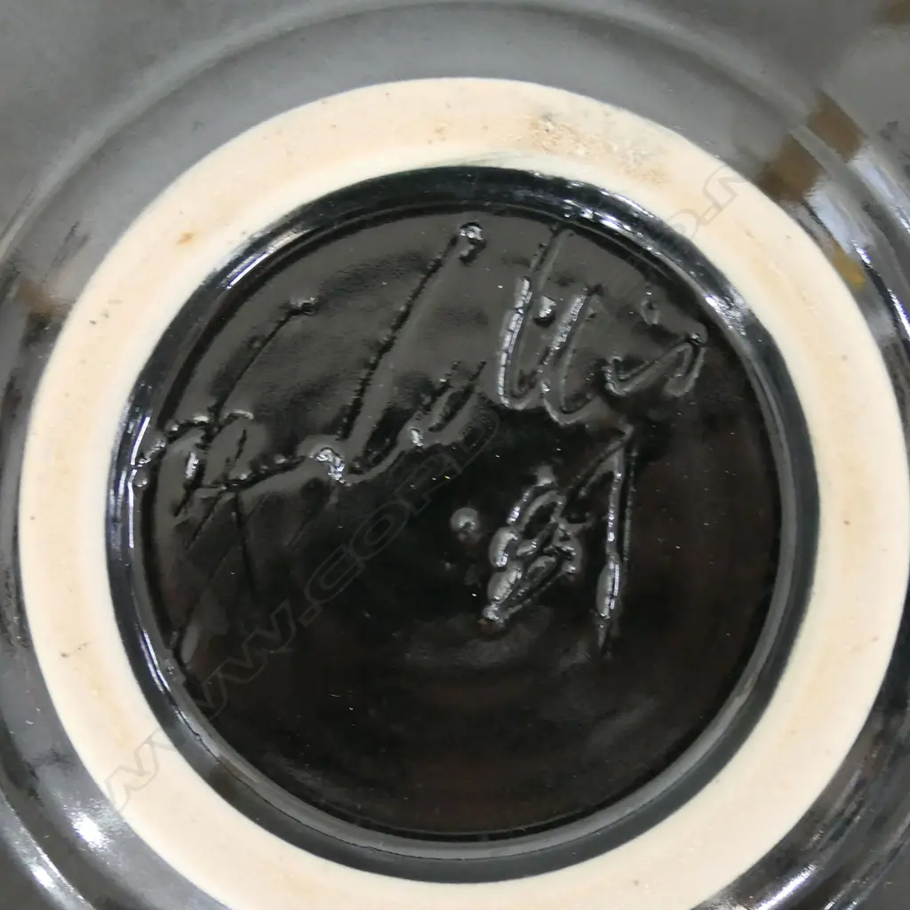 Peter Collis bowl, Image 1++