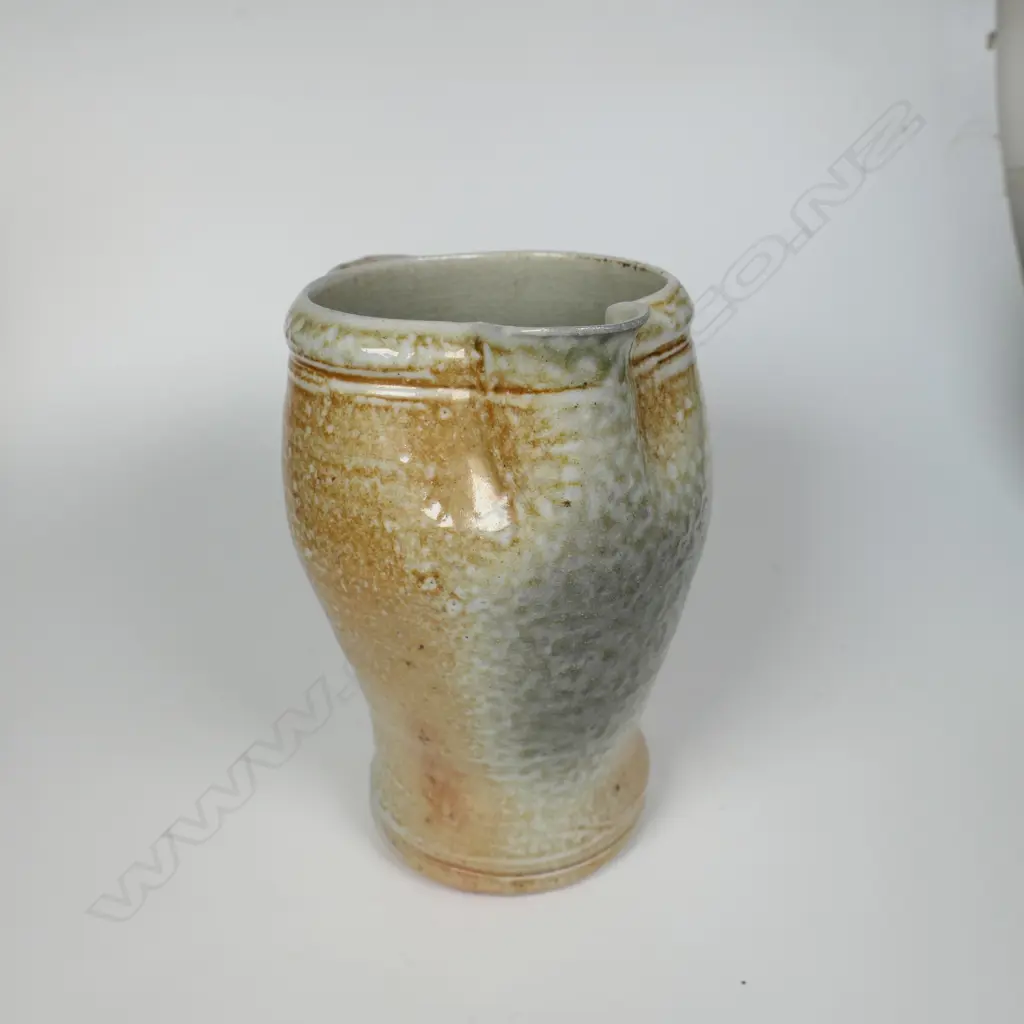 Duncan Shearer wood fired jug, Image 1++