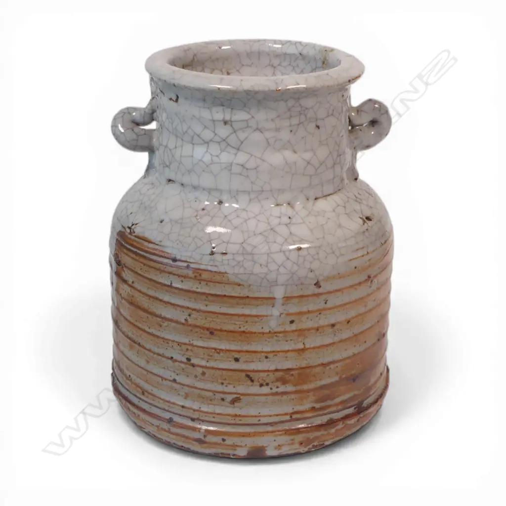 Barry Hockenhull Shino glazed vase with prominent throwing lines, Image 1++