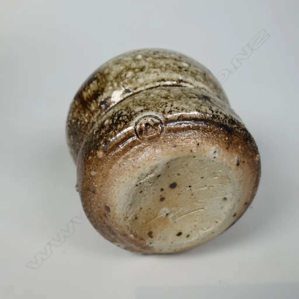 John Madden squat vase, Image 1++