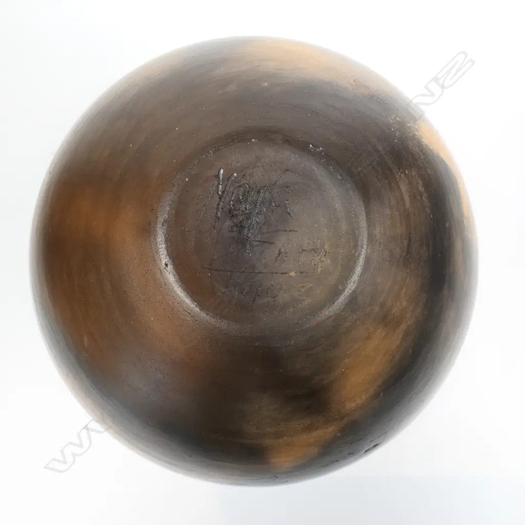 Moyra Elliot lidded terracotta vessel with hand etched lid, Image 1++