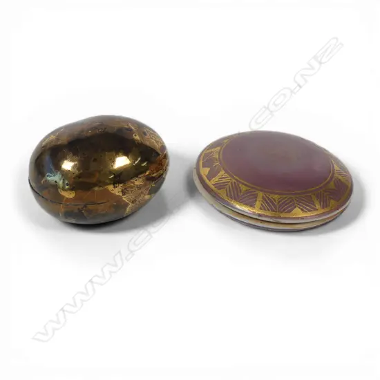 Two porcelain trinket boxes,