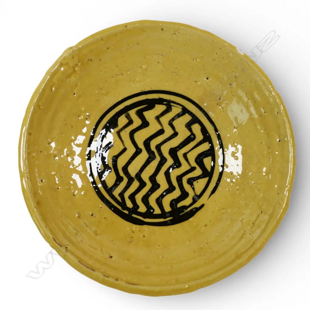 Richard Parker, stoneware dish, Image 1++