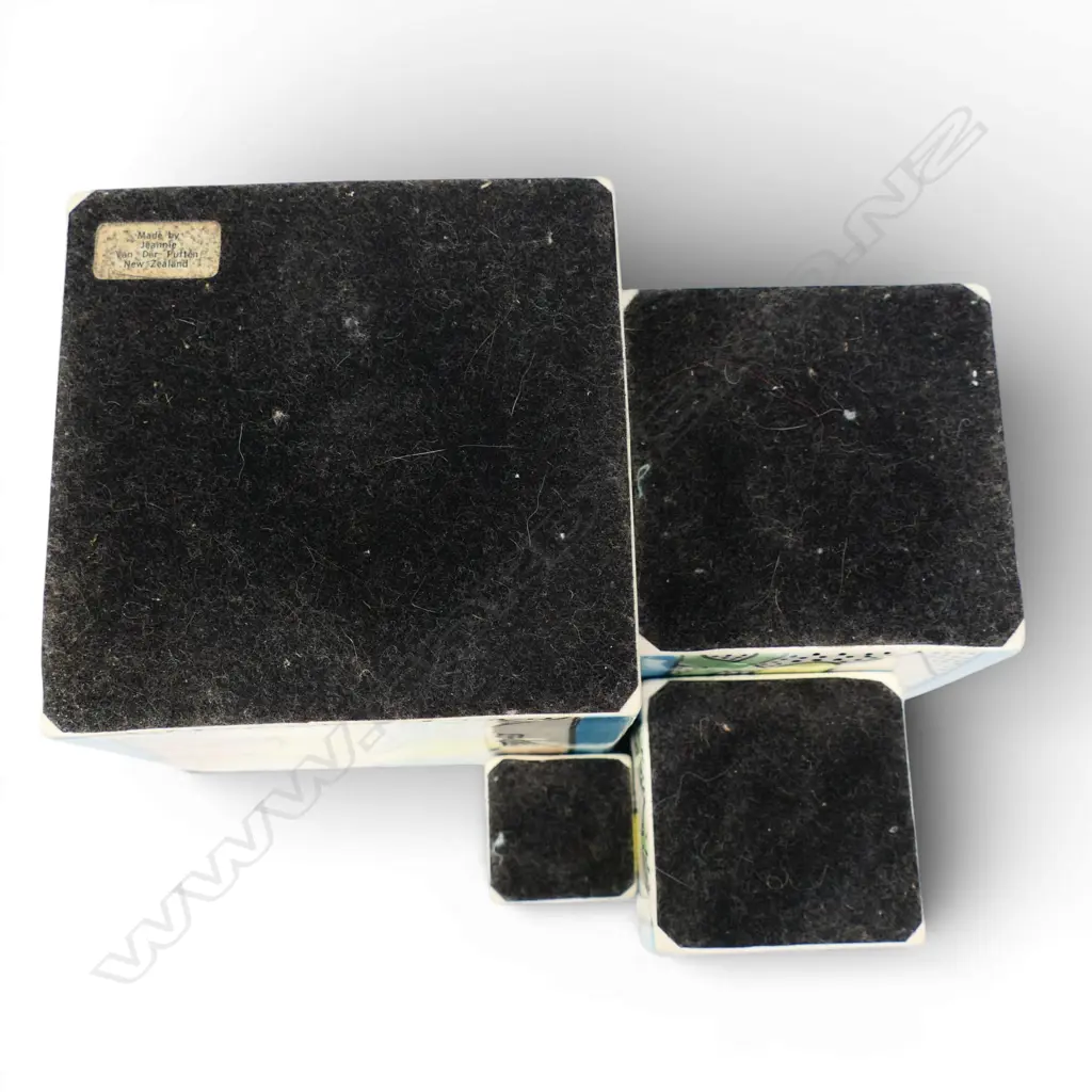 Four Jeannie Van der Putten graduated cubes, Image 1++
