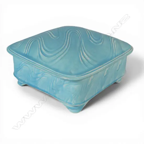 Merilyn Wiseman large and stunning square lidded box,