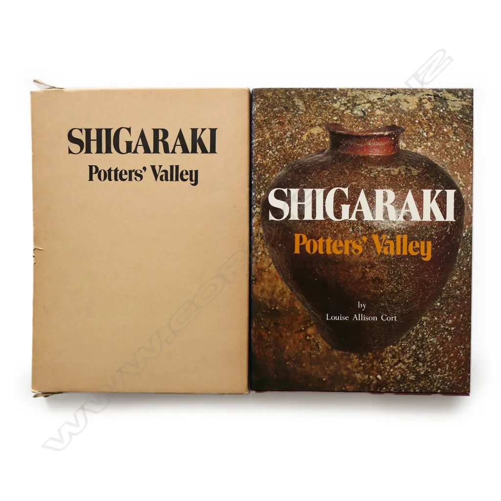 Boxed 1st edition 'Shigaraki Potter's Valley' by Louise Allison Cort 1979, Image 1++