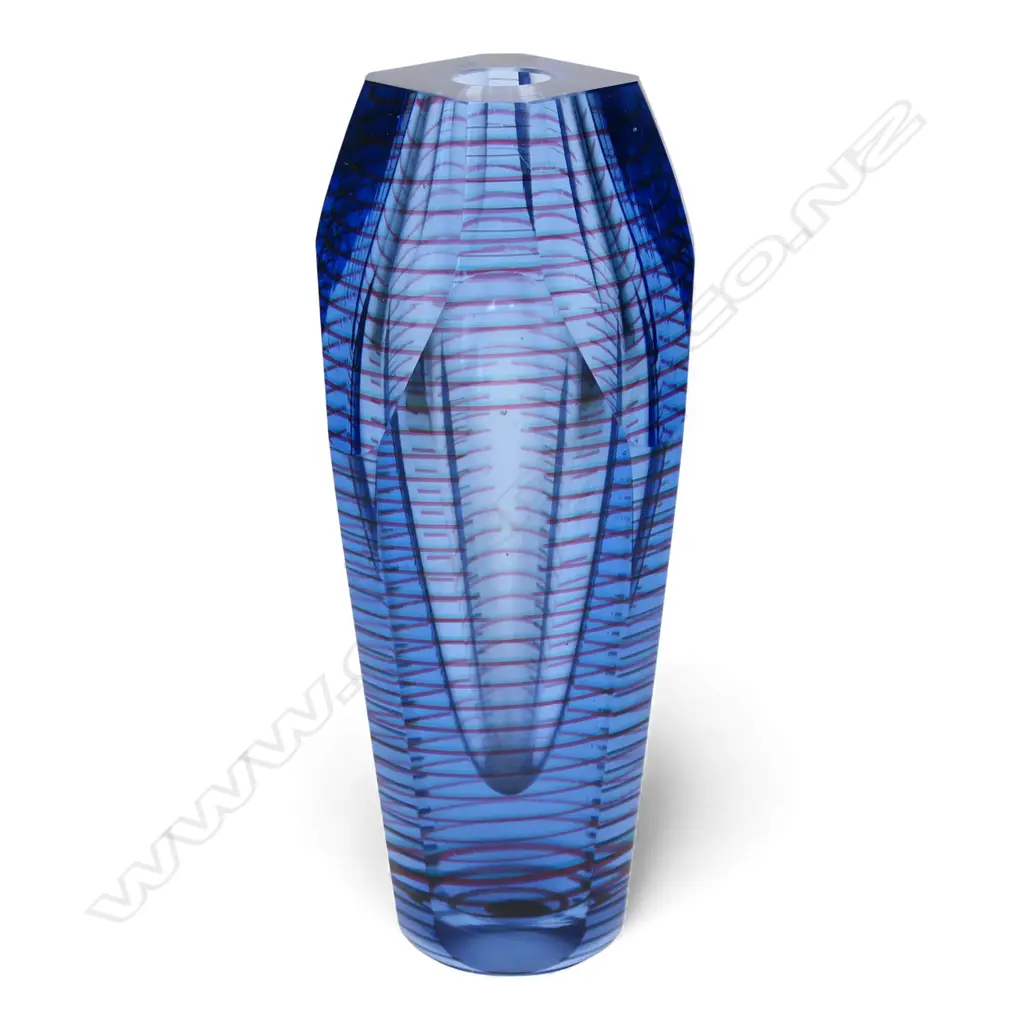 A Garry Nash experimental vase in the style of Murano Mandruzzato, Image 1++