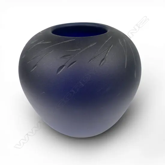 Garry Nash (ONZM) darkened cobalt blue ovoid vase,