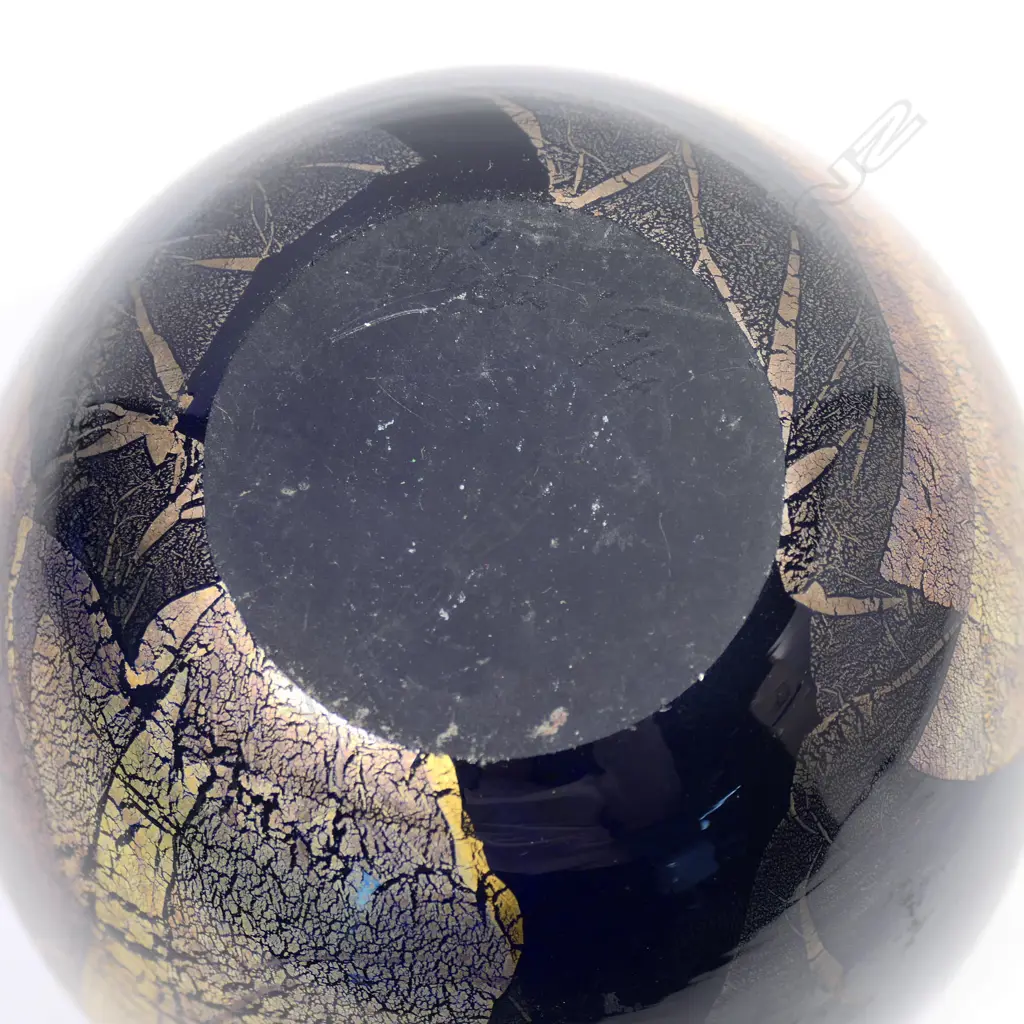 Garry Nash (ONZM) cobalt blue and gold leaf art glass vase, Image 1++