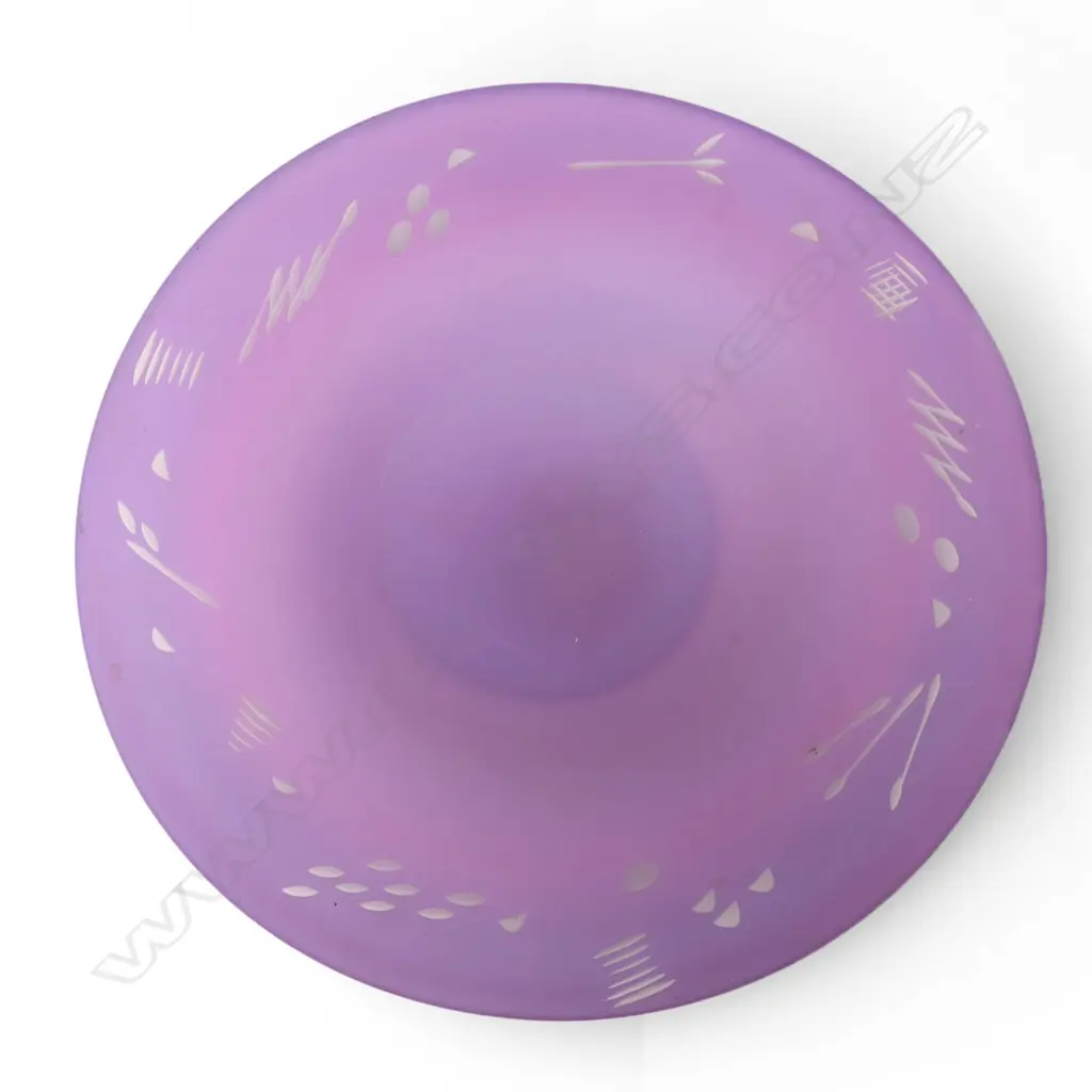 Garry Nash (ONZM) large early glass bowl in graduating pink and lilac tones, Image 1++