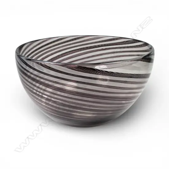 Stephen Bradbourne art glass bowl,