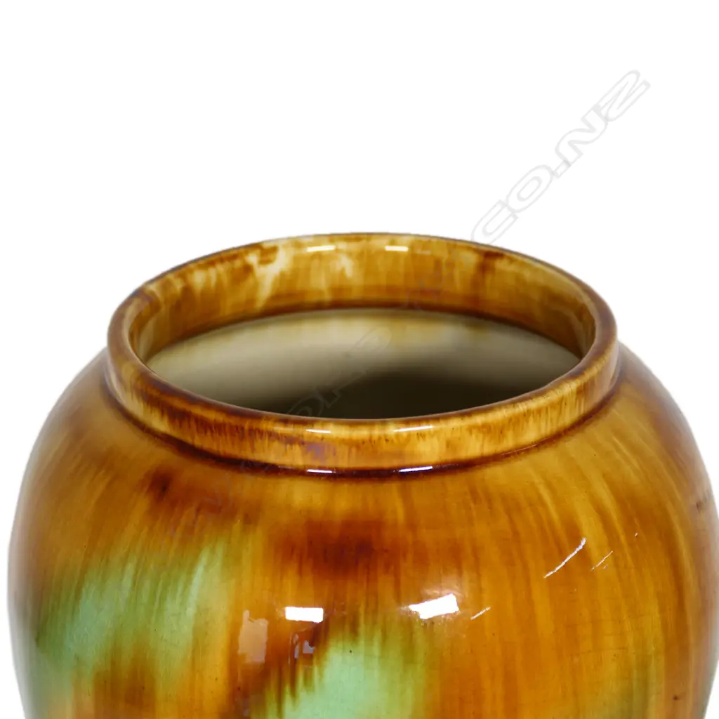 Cromwell's Pottery (Melbourne) early 20thC vase, Image 1++