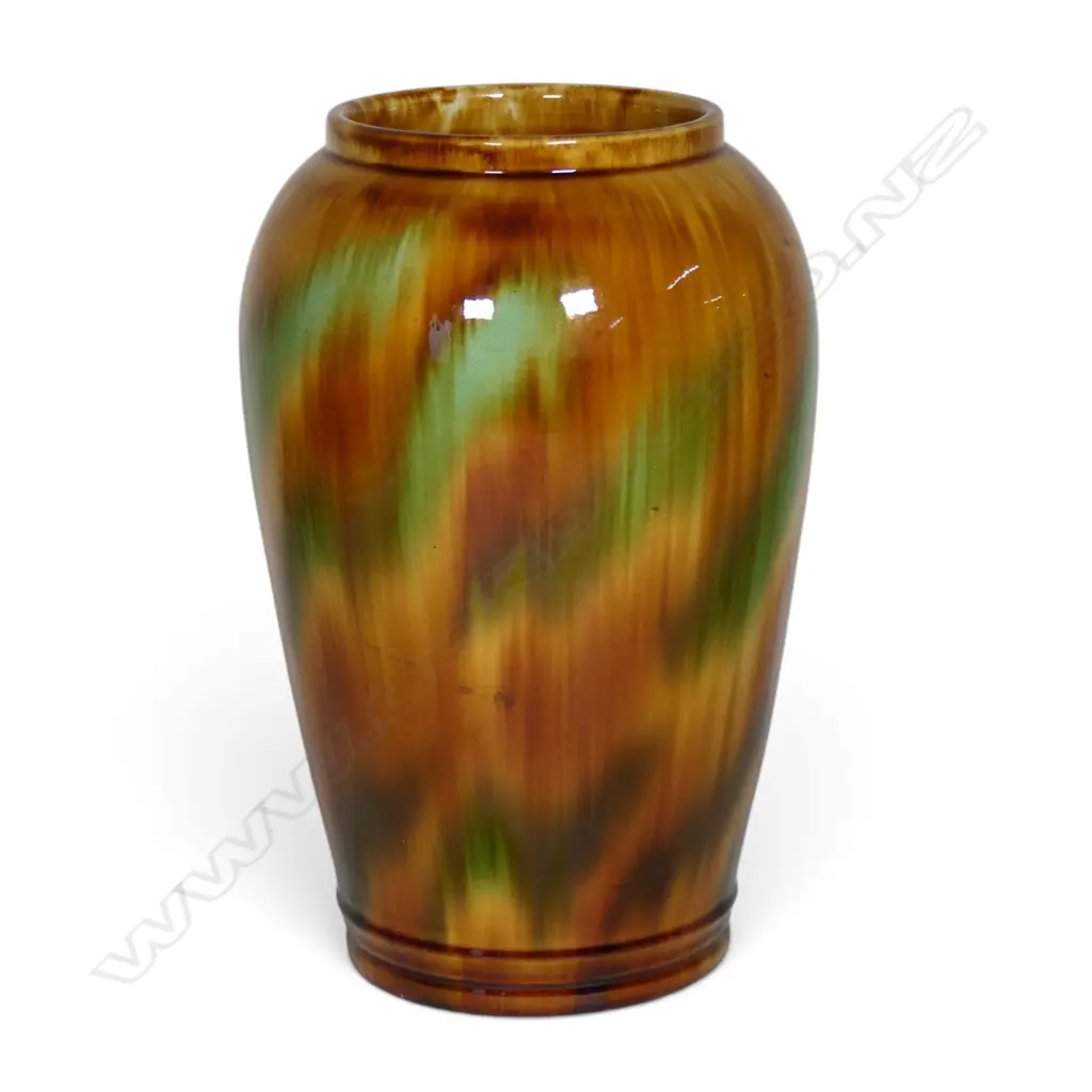 Cromwell's Pottery (Melbourne) early 20thC vase, Image 1++