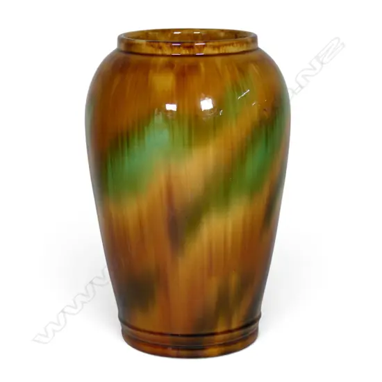 Cromwell's Pottery (Melbourne) early 20thC vase,