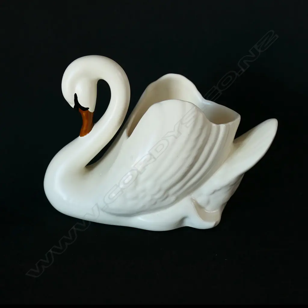 Crown Lynn rare small white glazed swan with brown beak, Image 1++