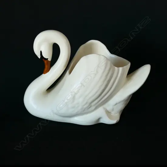 Crown Lynn rare small white glazed swan with brown beak,