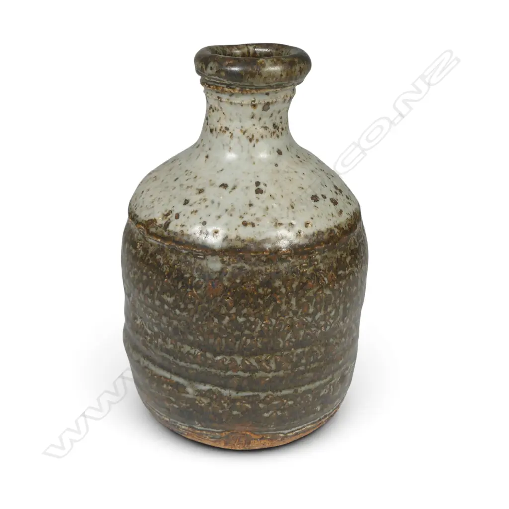 Len Castle (1924-2011) bottle form vase, Image 1++