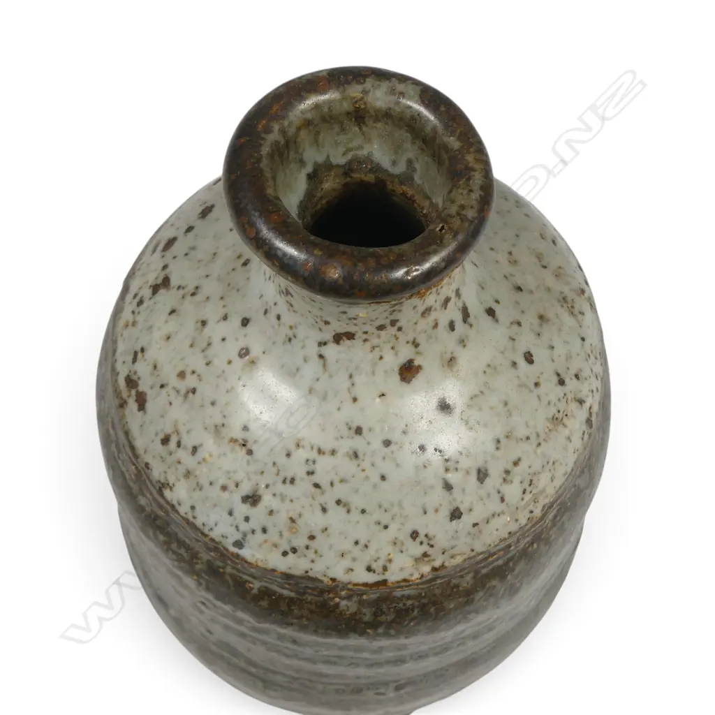 Len Castle (1924-2011) bottle form vase, Image 1++