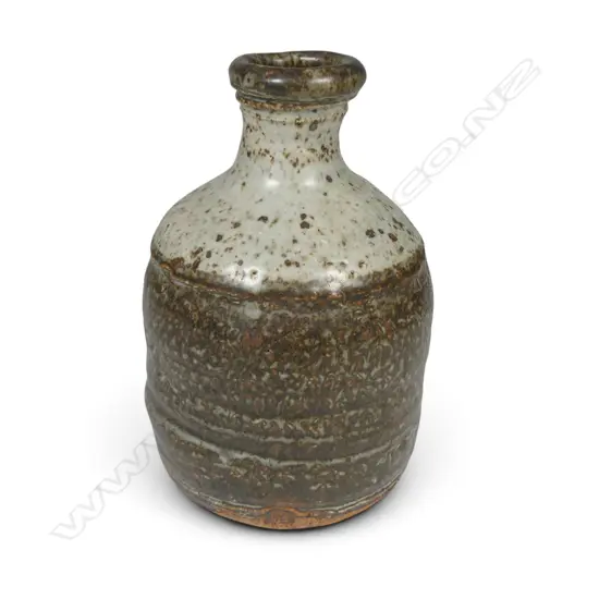 Len Castle (1924-2011) bottle form vase,