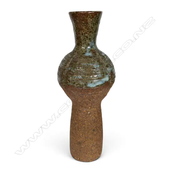 Len Castle early swollen neck vase 1957-58,