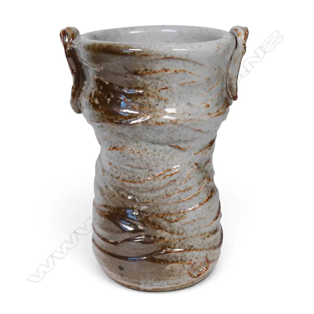 Mirek Smisek waisted vase, Image 1++