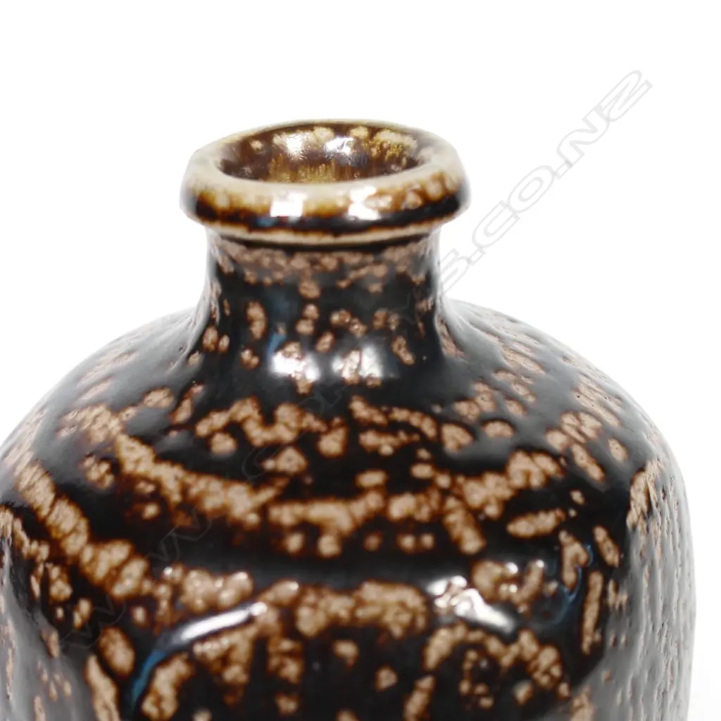Mirek Smisek early salt glazed hexagonal bottle vase, Image 1++