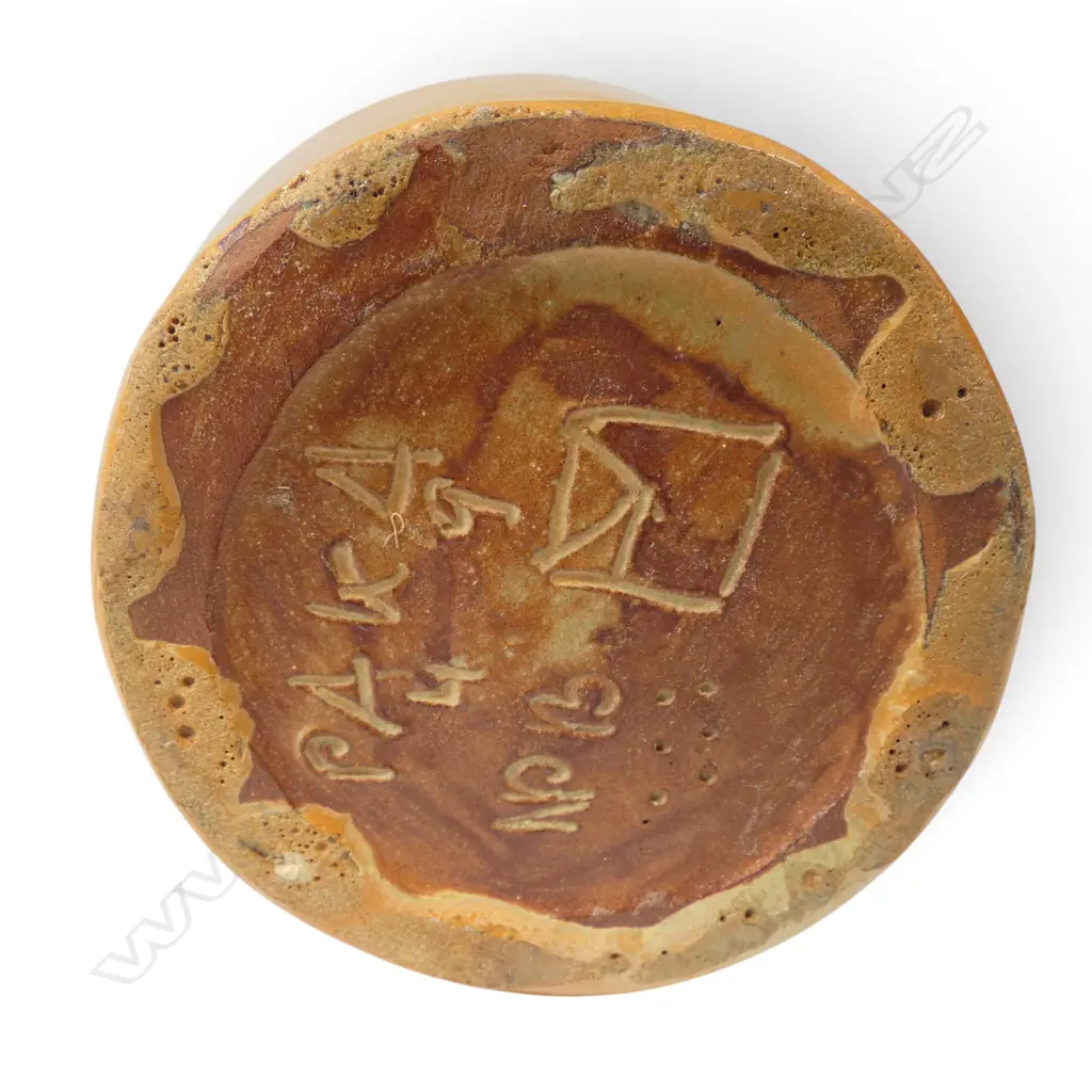 Two Elizabeth Matheson pottery pieces with incised marks and dates, Image 1++