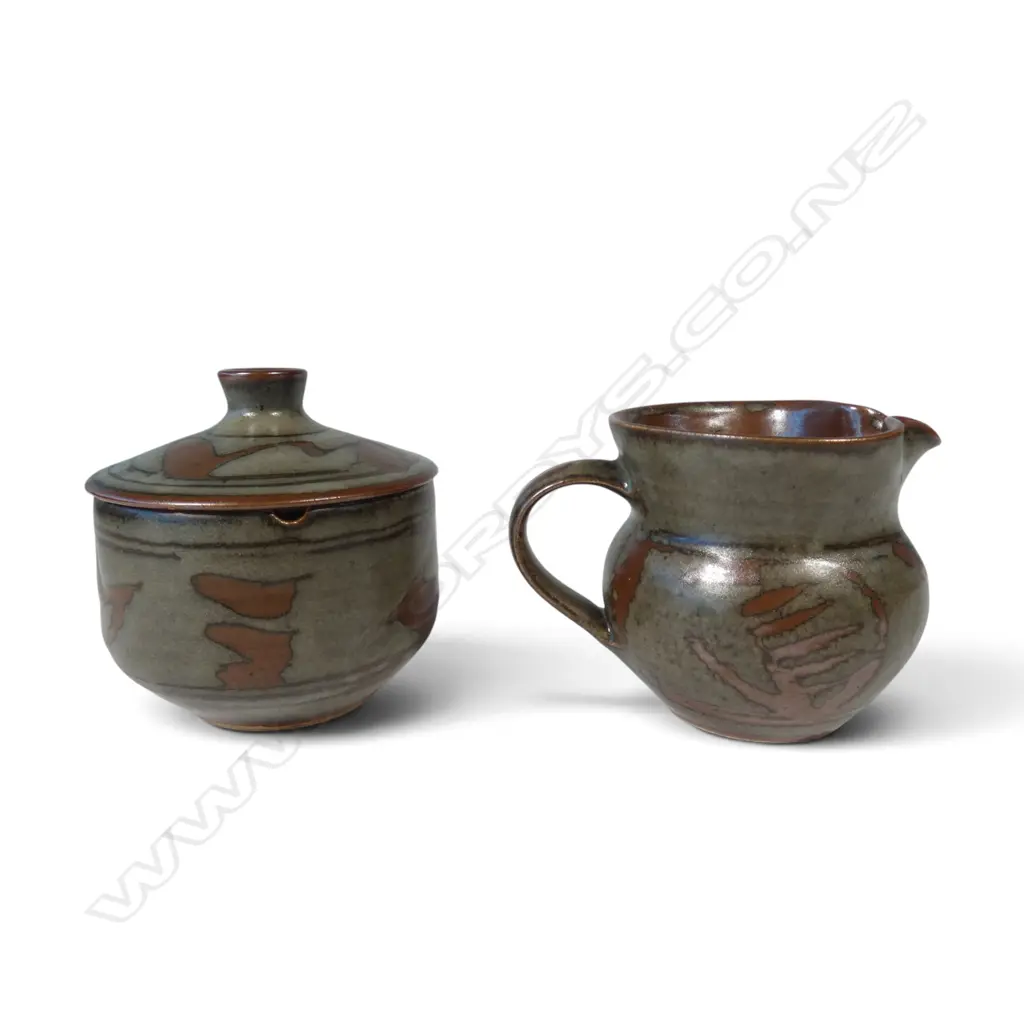 Harry and May Davis Crewenna Pottery milk jug and lidded sugar bowl, Image 1++