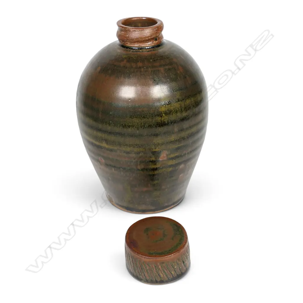 Peter Stichbury screw top bottle, Image 1++