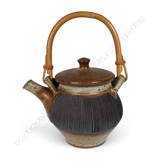 Peter Stichbury tea pot,