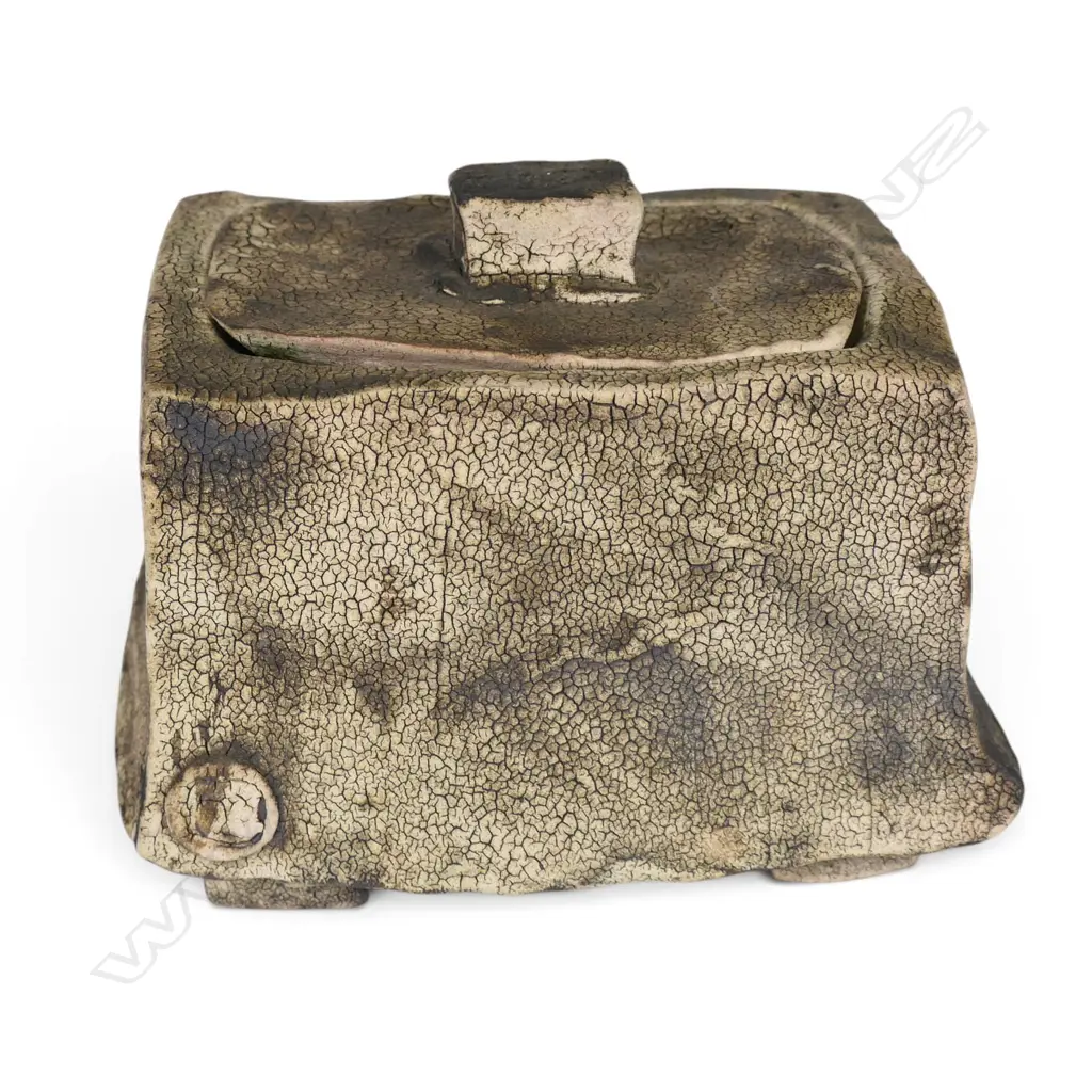 Toby Stafford rectangular lidded box, Image 1++