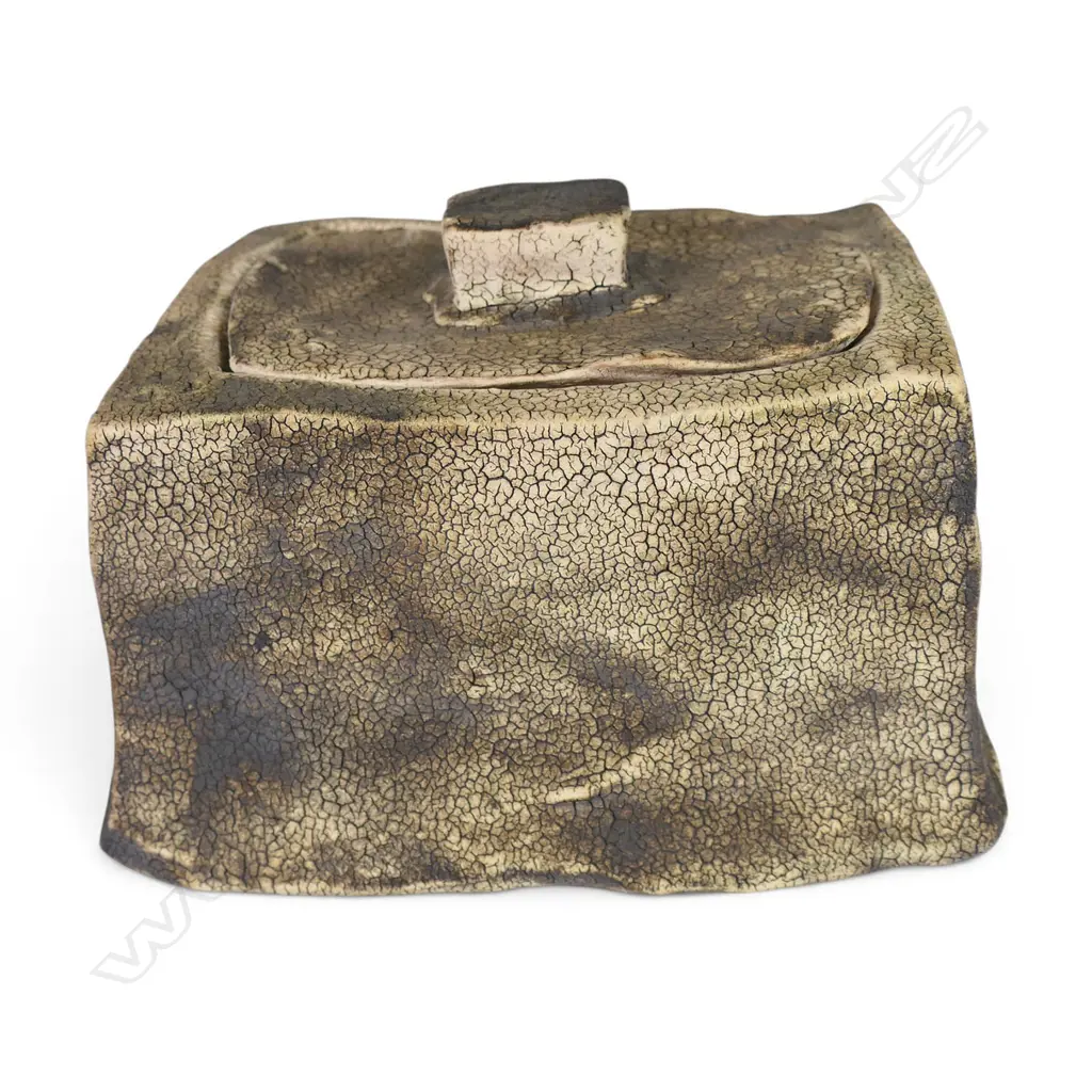Toby Stafford rectangular lidded box, Image 1++