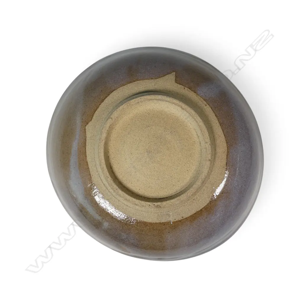 Helen Mason (1915-2014) large floral decorated bowl with pale mauve glaze interior, Image 1++